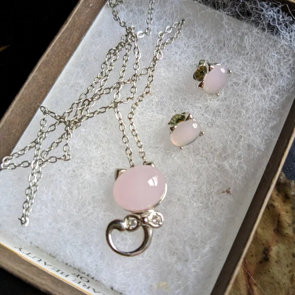 Silver cat necklace and earrings - Picture 1 of 6